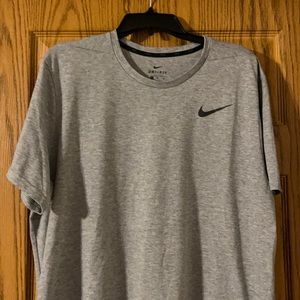 Men’s or women’s Nike shirt, size XL